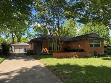 888 Berkinshire Drive, Dallas, TX 75218