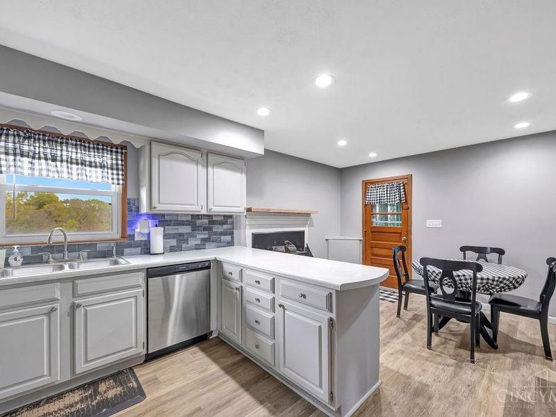 2464 Oxford Middletown Road, Milford Twp, OH 45013 Photo 11