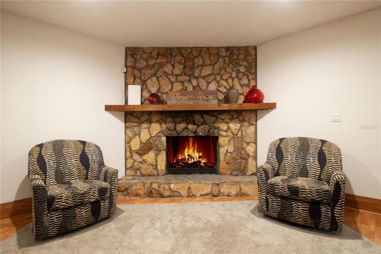 547 Oleander Way S, Saint Petersburg, FL 33707 Photo