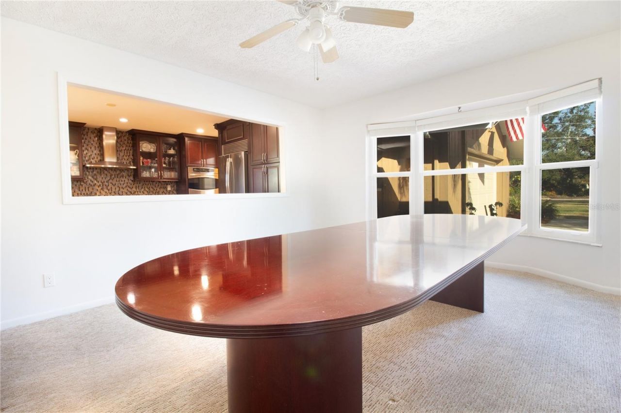 547 Oleander Way S, Saint Petersburg, FL 33707 Photo