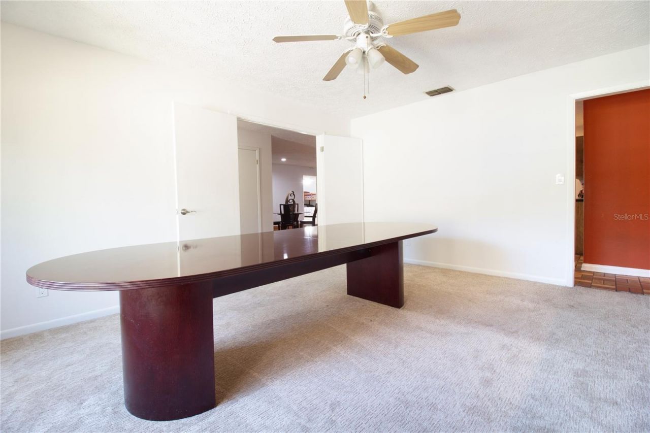 547 Oleander Way S, Saint Petersburg, FL 33707 Photo