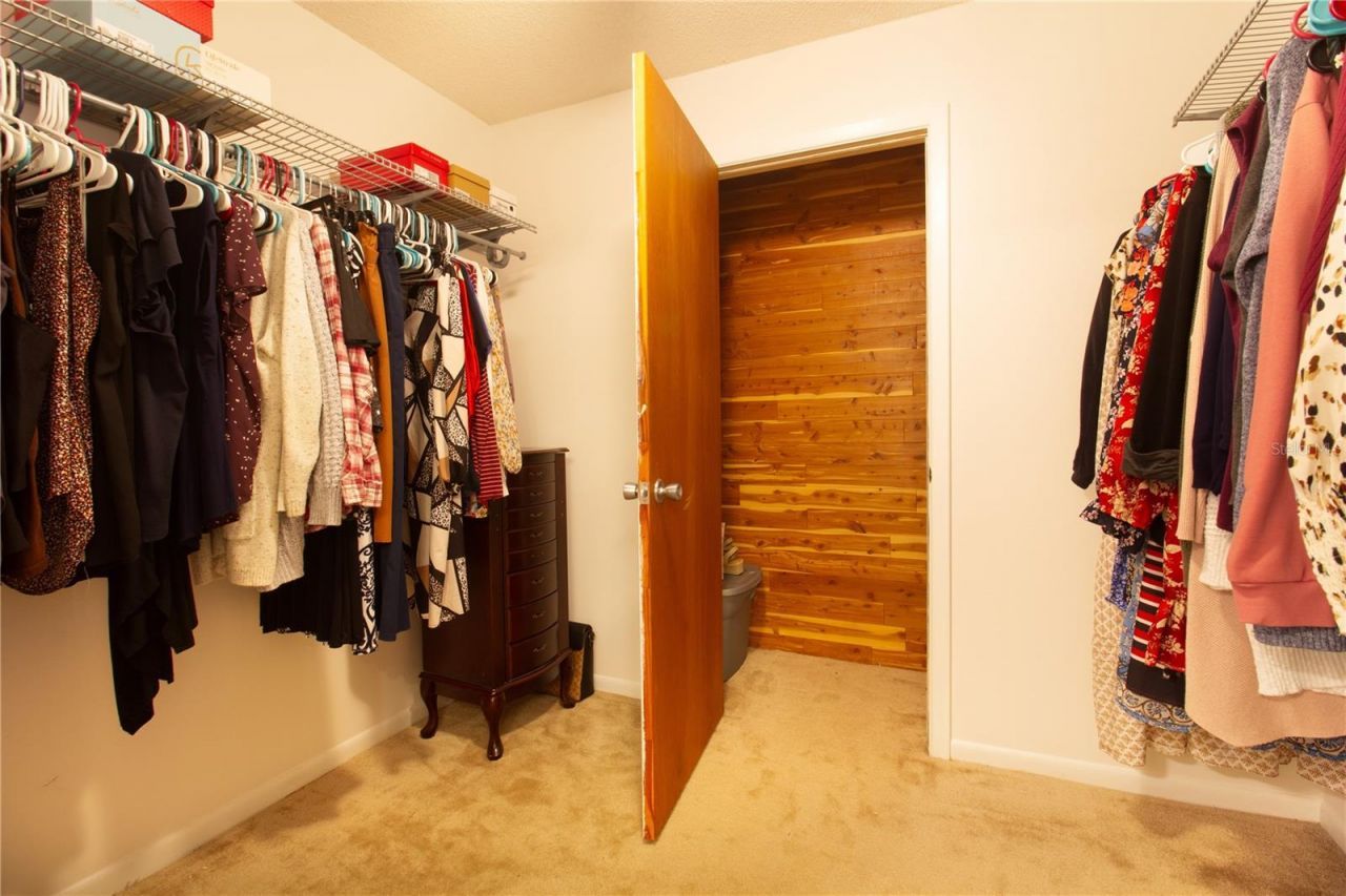 547 Oleander Way S, Saint Petersburg, FL 33707 Photo