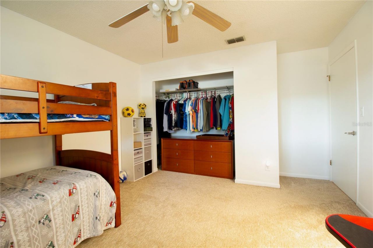 547 Oleander Way S, Saint Petersburg, FL 33707 Photo