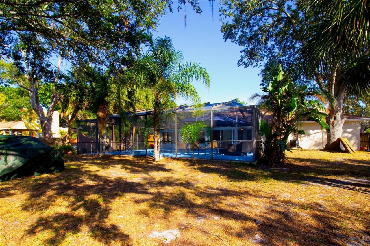 547 Oleander Way S, Saint Petersburg, FL 33707 Photo