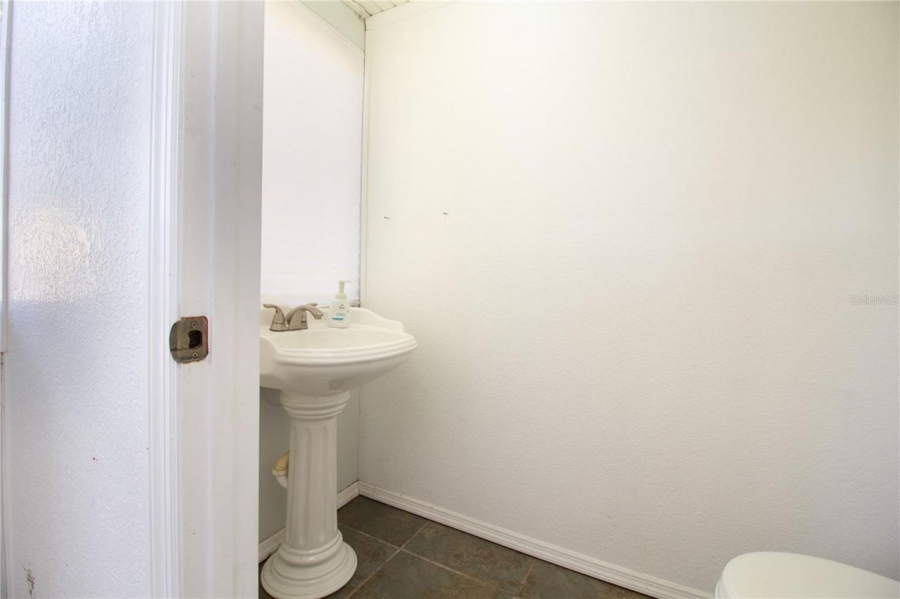 547 Oleander Way S, Saint Petersburg, FL 33707 Photo