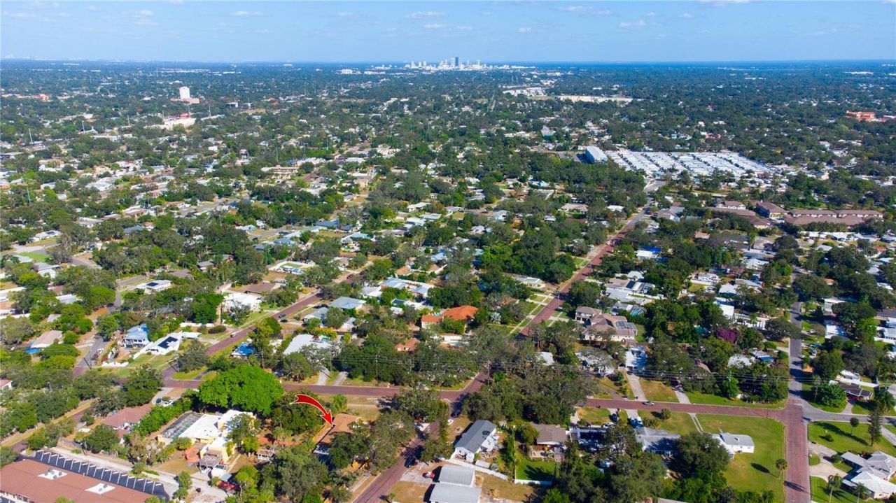 547 Oleander Way S, Saint Petersburg, FL 33707 Photo