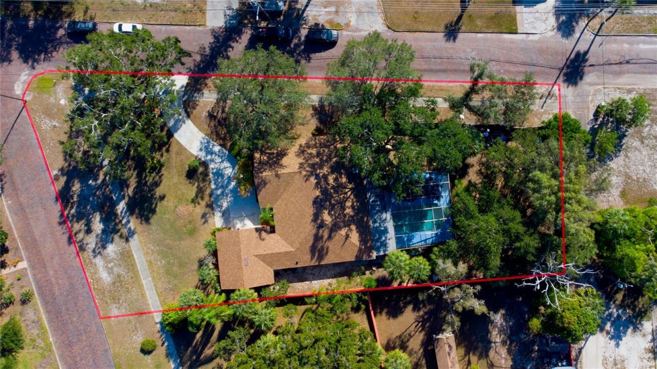 547 Oleander Way S, Saint Petersburg, FL 33707 Photo