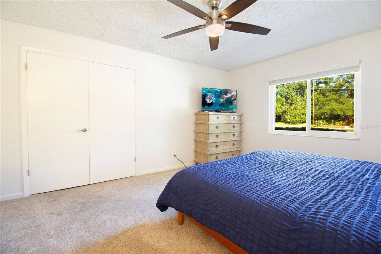 547 Oleander Way S, Saint Petersburg, FL 33707 Photo