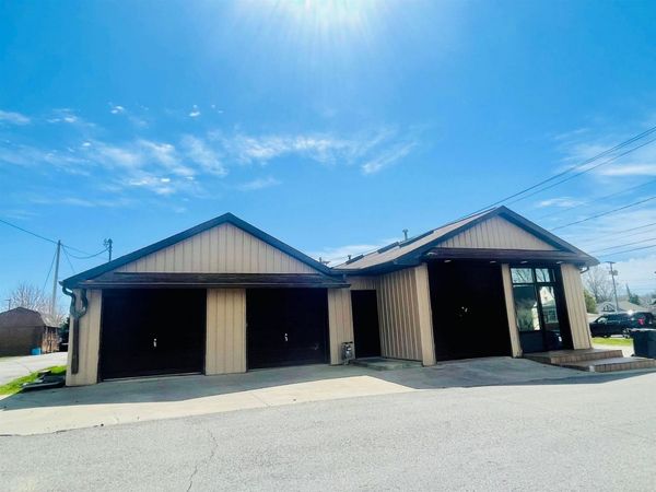 2833 Blackburn, Ashland, KY 41101
