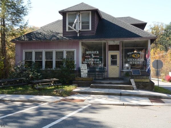 58 Main St, Glen Gardner, NJ 08826