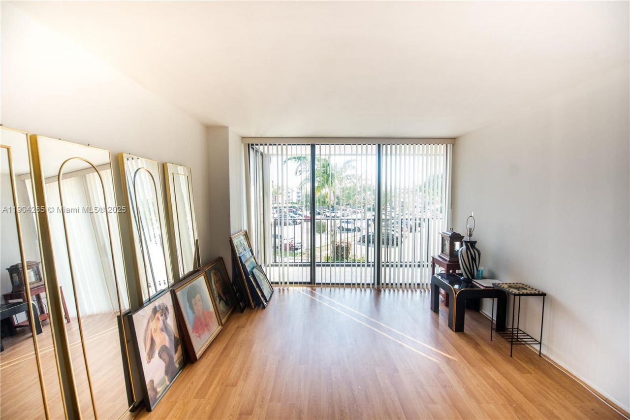 200 Leslie Dr, Unit 214, Hallandale Beach, FL 33009 Photo