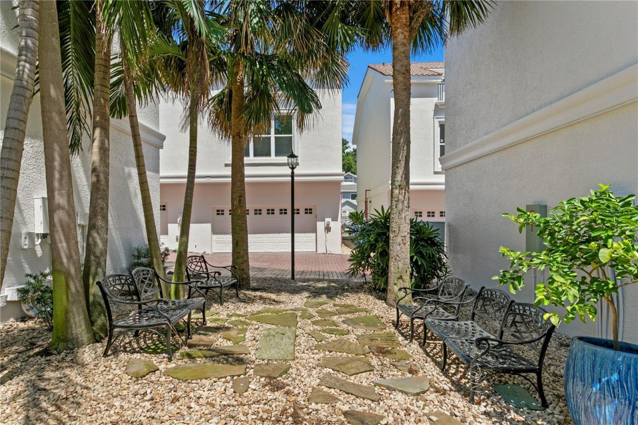 220 7th Avenue N, Unit 220, Saint Petersburg, FL 33701 Photo