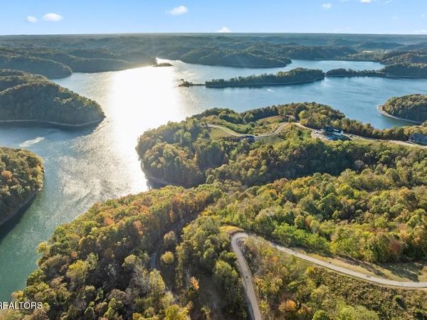 Crappie Lane, Hilham, TN 38568