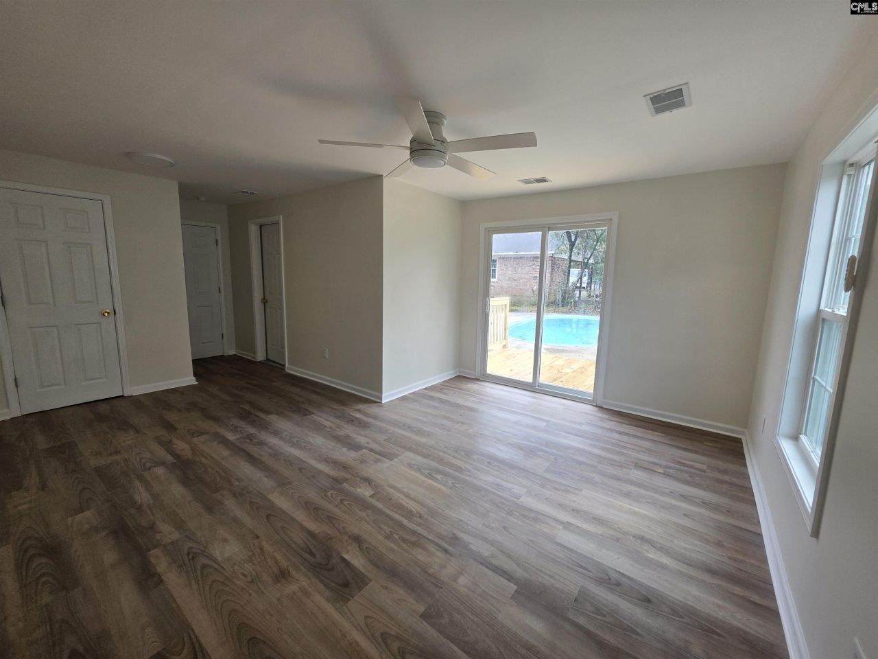 416 Thames Street Photo 10