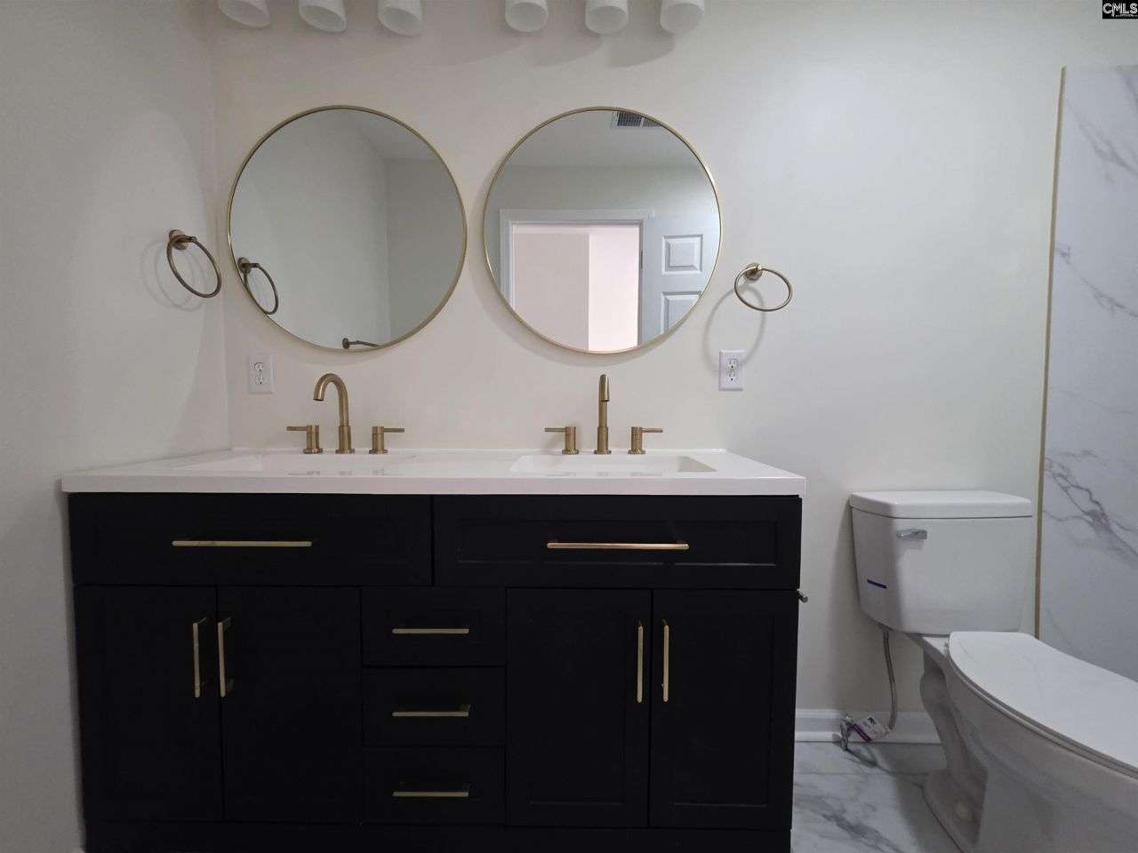 416 Thames Street Photo 11