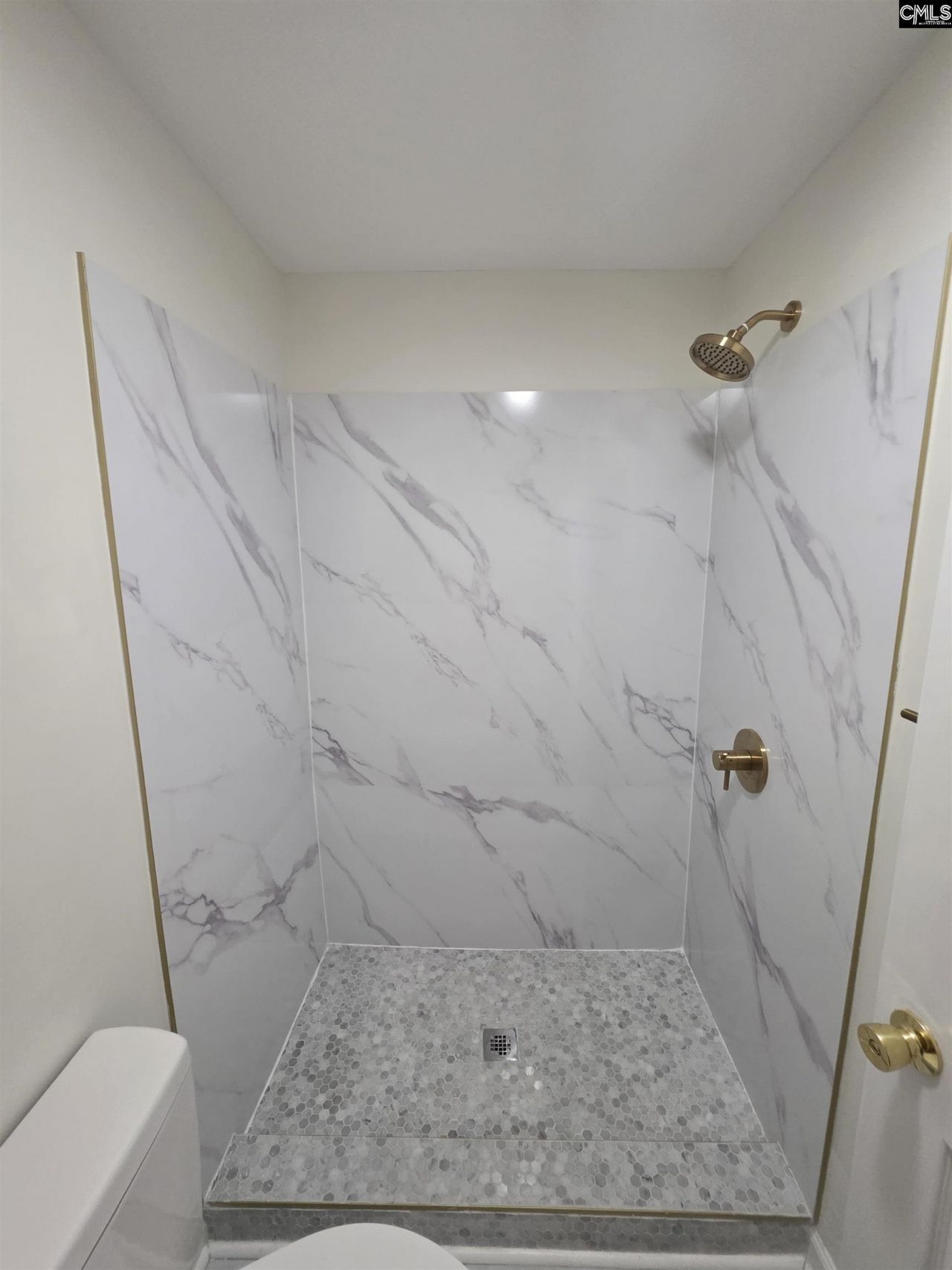 416 Thames Street Photo 12