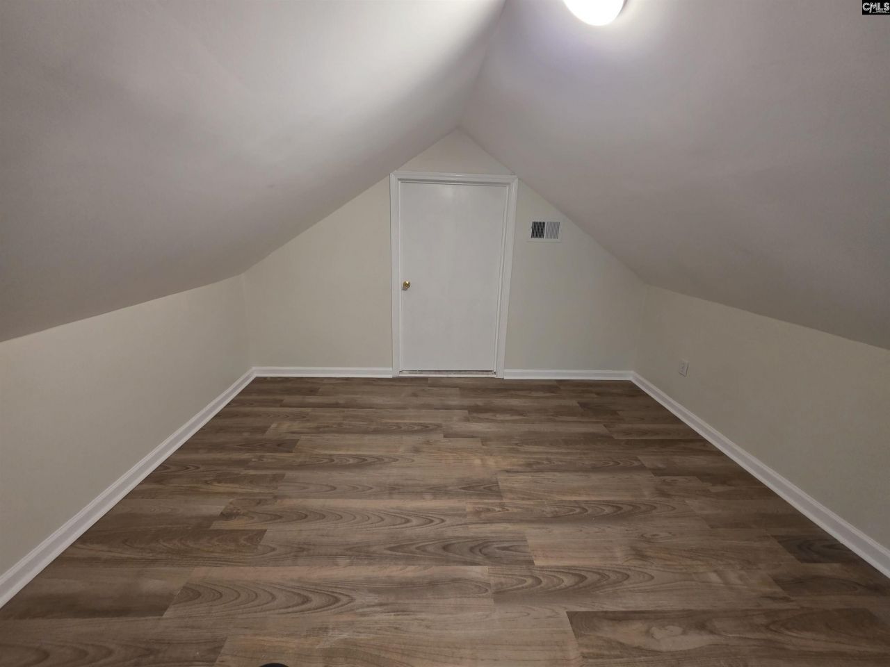 416 Thames Street Photo 19