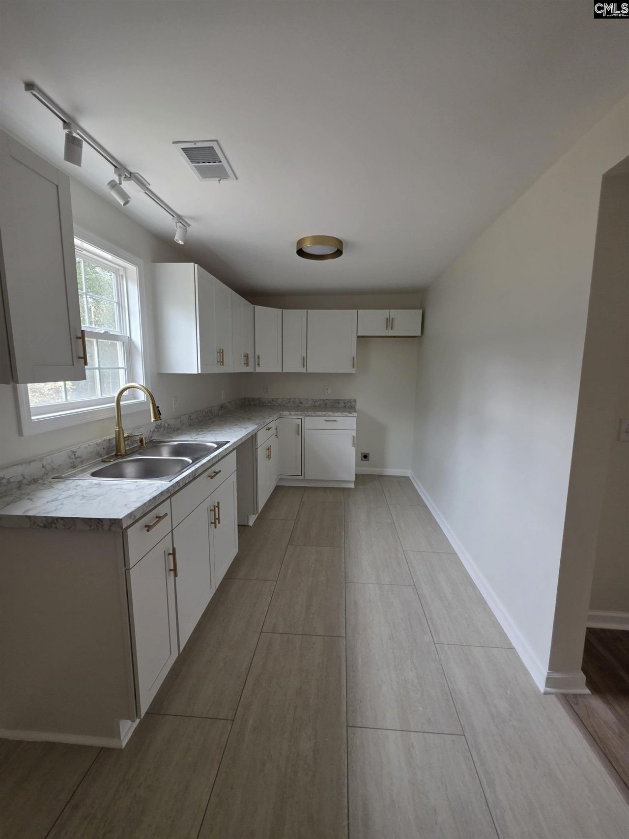 416 Thames Street Photo 29