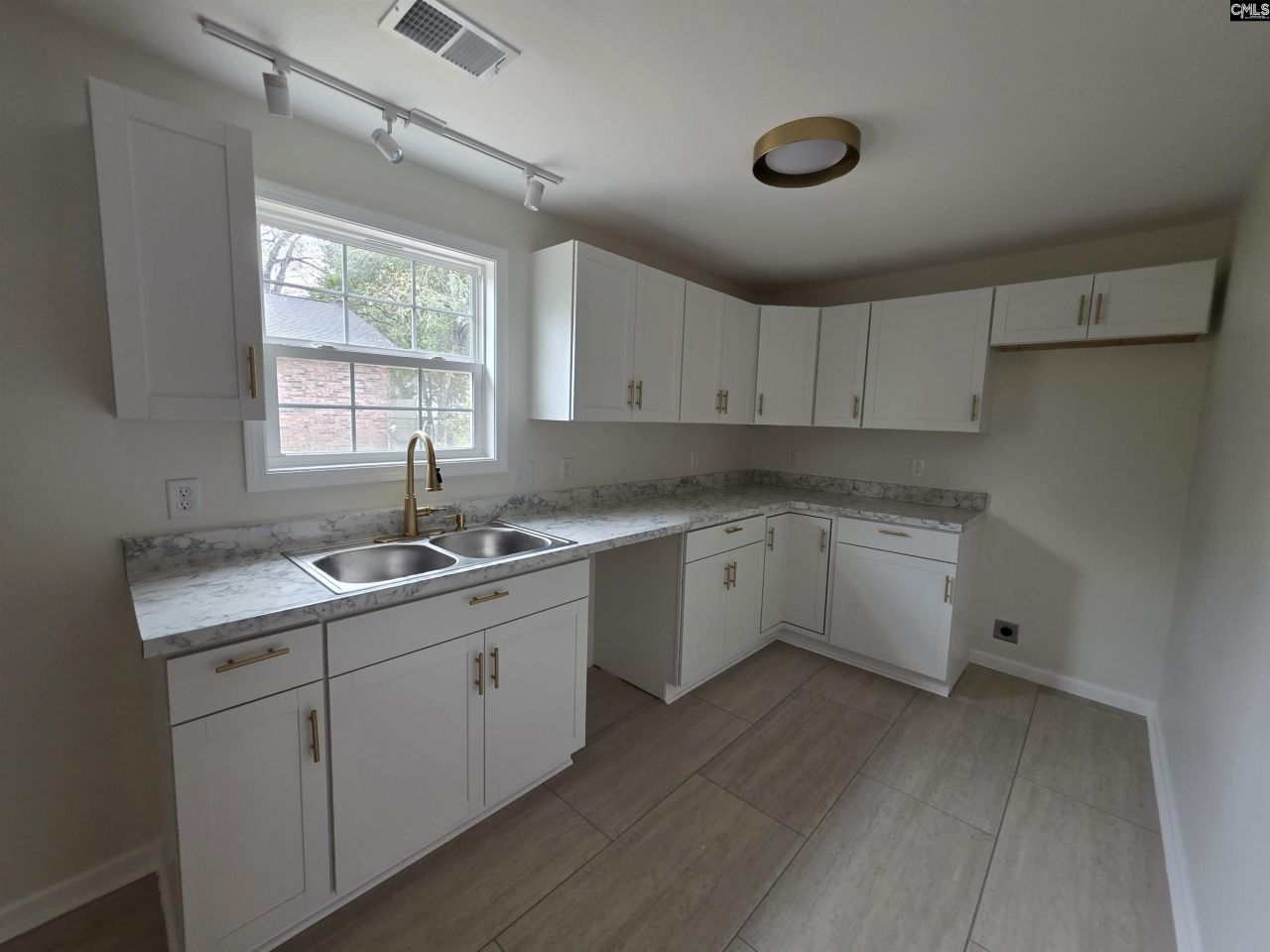 416 Thames Street Photo 31