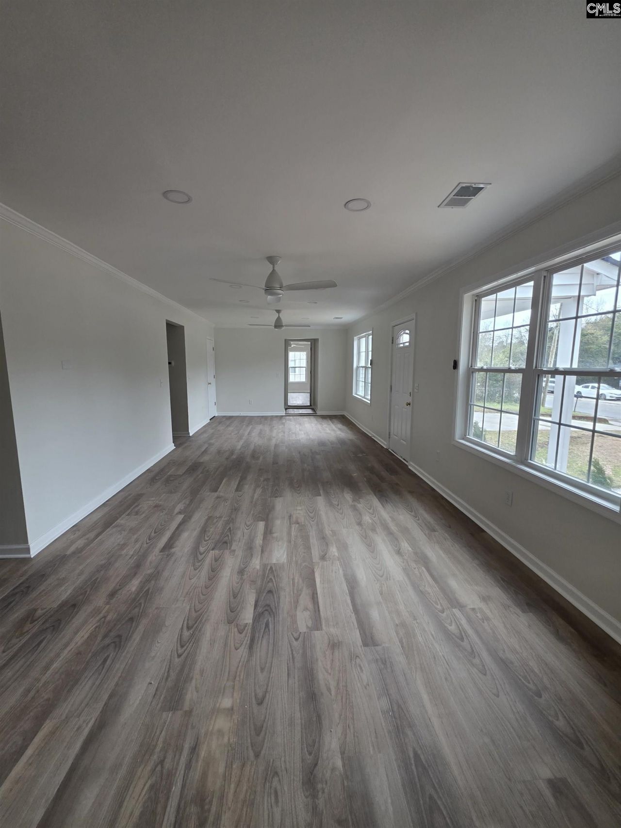 416 Thames Street Photo 7