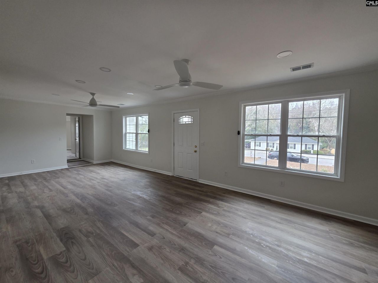 416 Thames Street Photo 8