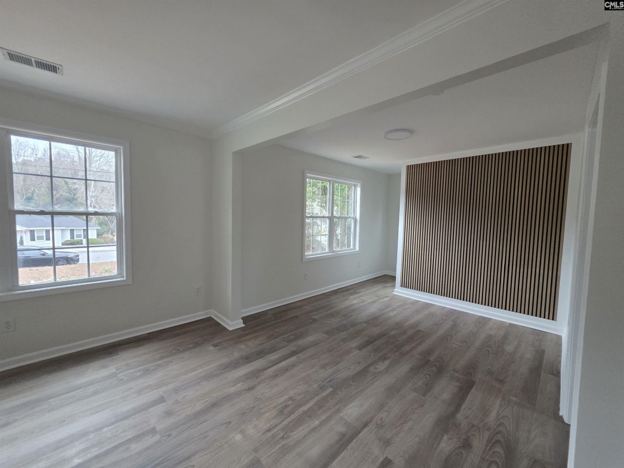 416 Thames Street Photo 9