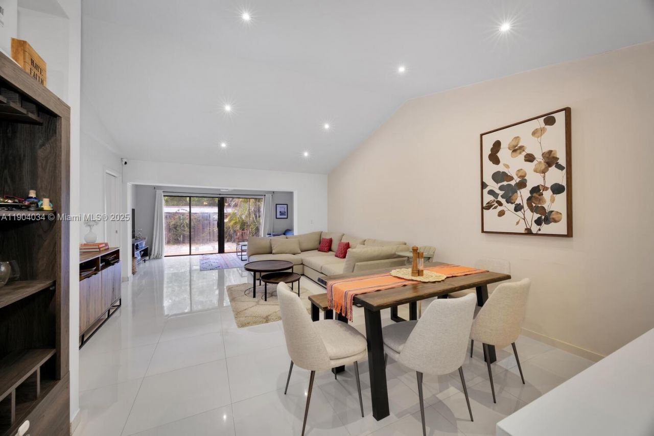 8596 SW 115th Pl, Miami, FL 33173 Photo