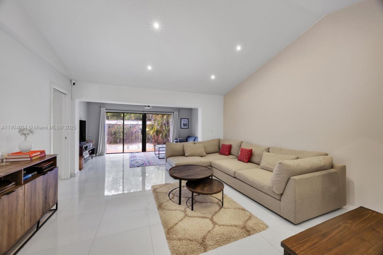 8596 SW 115th Pl, Miami, FL 33173 Photo