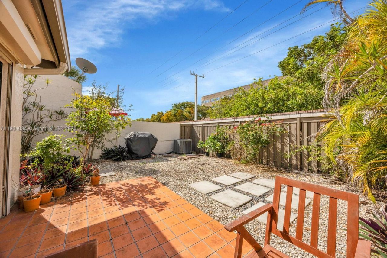 8596 SW 115th Pl, Miami, FL 33173 Photo