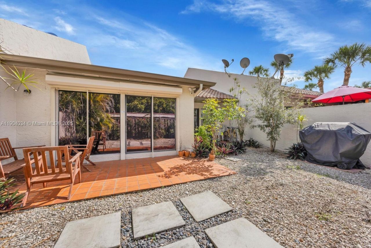 8596 SW 115th Pl, Miami, FL 33173 Photo