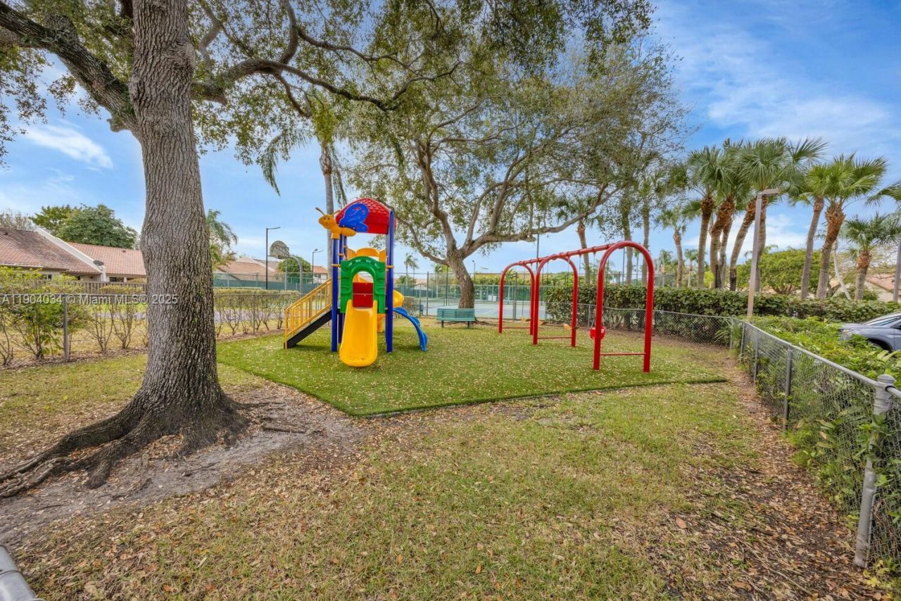 8596 SW 115th Pl, Miami, FL 33173 Photo