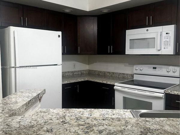 3360 N Pinewalk Dr N, Unit 1325, Margate, FL 33063