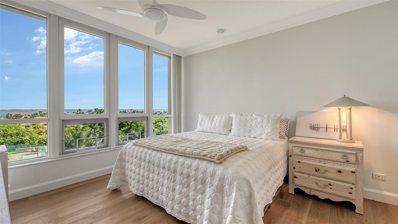 1211 Gulf Of Mexico Drive, Unit 301, Longboat Key, FL 34228 Photo