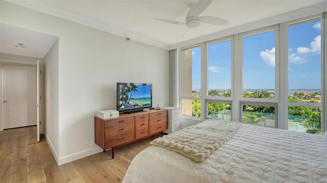 1211 Gulf Of Mexico Drive, Unit 301, Longboat Key, FL 34228 Photo