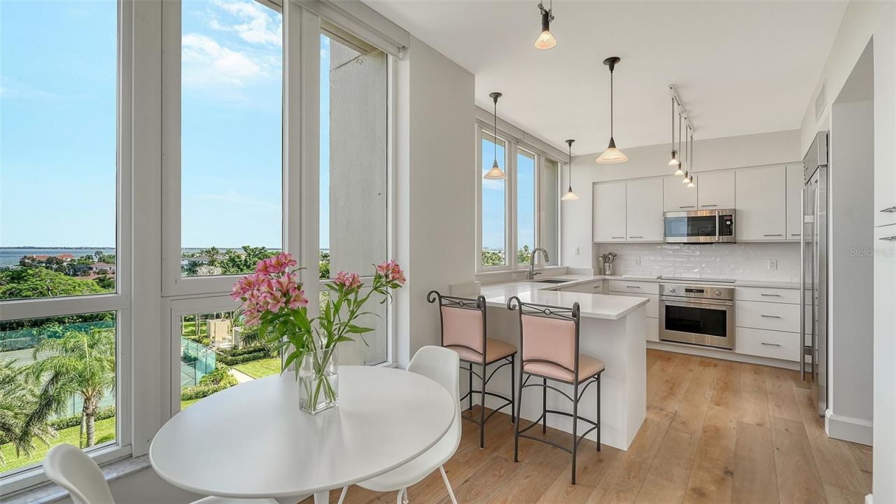 1211 Gulf Of Mexico Drive, Unit 301, Longboat Key, FL 34228 Photo