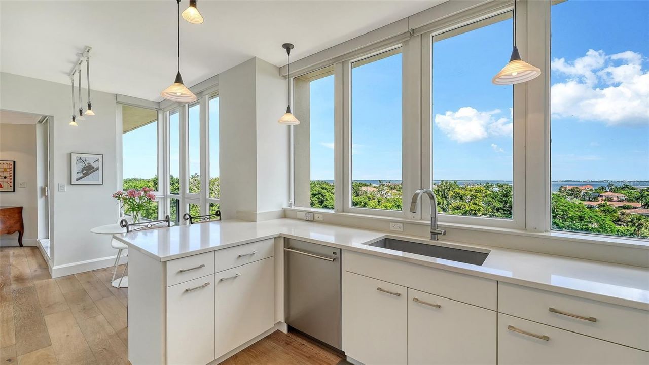 1211 Gulf Of Mexico Drive, Unit 301, Longboat Key, FL 34228 Photo