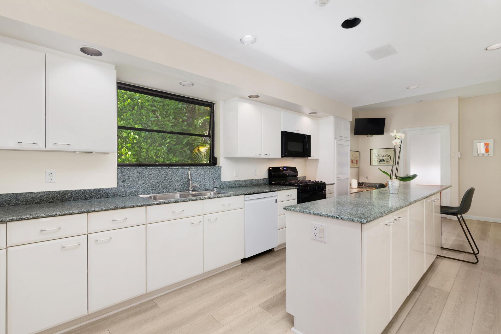 575 N Lake Way, Palm Beach, FL 33480 Photo