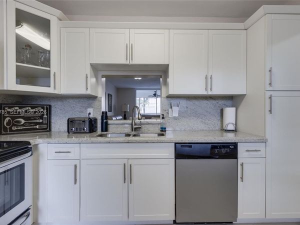 420 NE 12th Ave, Unit 208, Hallandale Beach, FL 33009