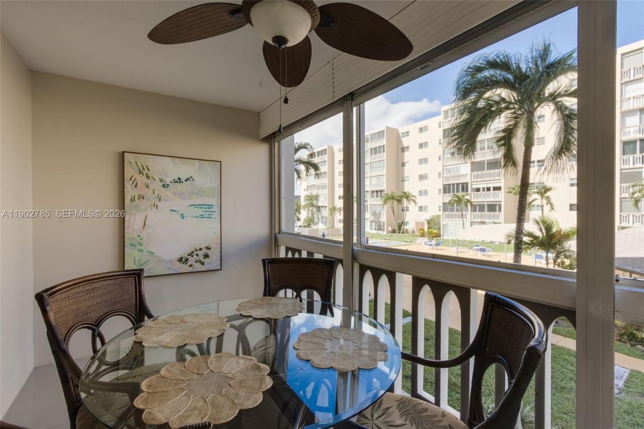 420 NE 12th Ave, Unit 208, Hallandale Beach, FL 33009 Photo