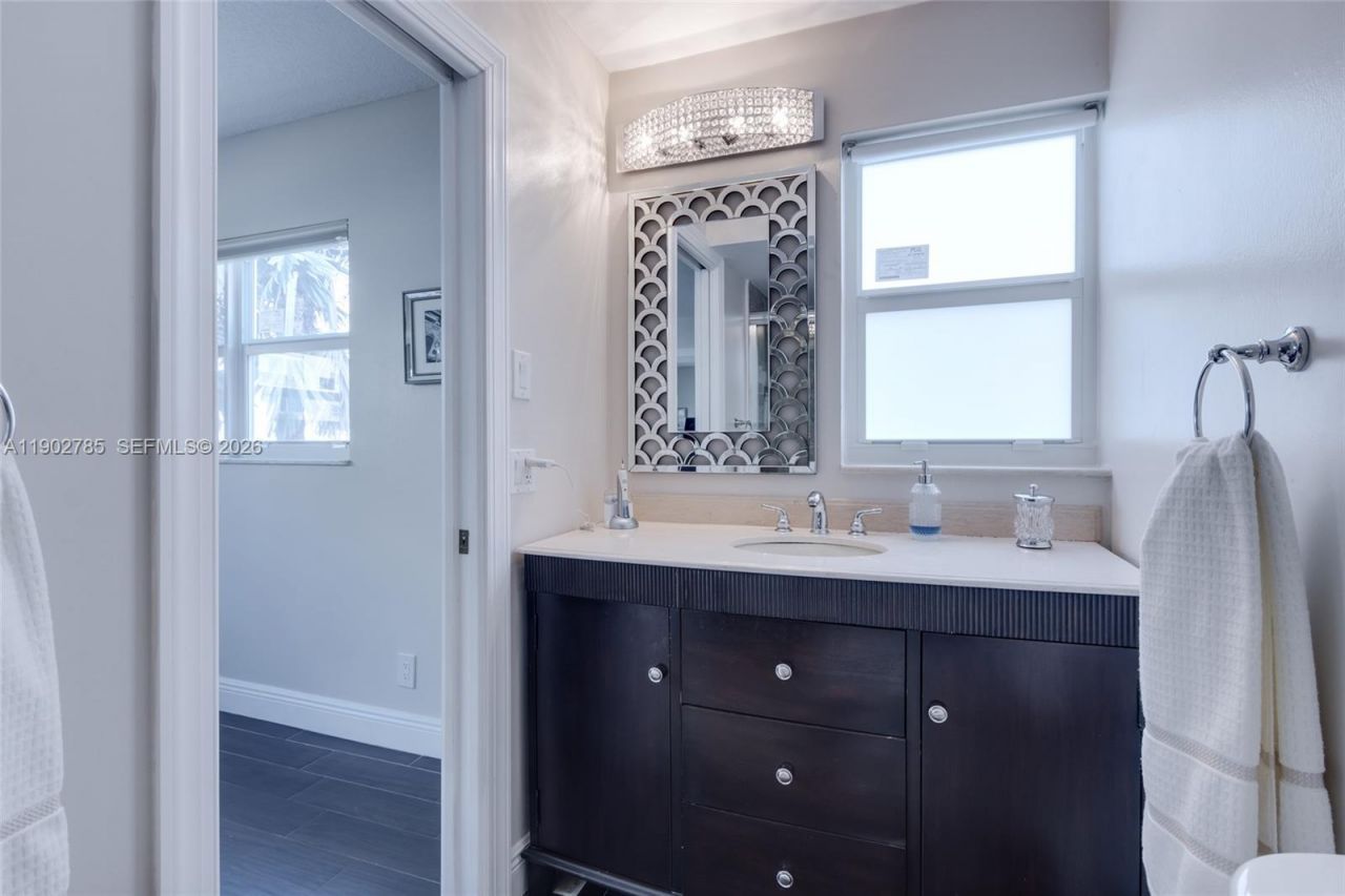 420 NE 12th Ave, Unit 208, Hallandale Beach, FL 33009 Photo