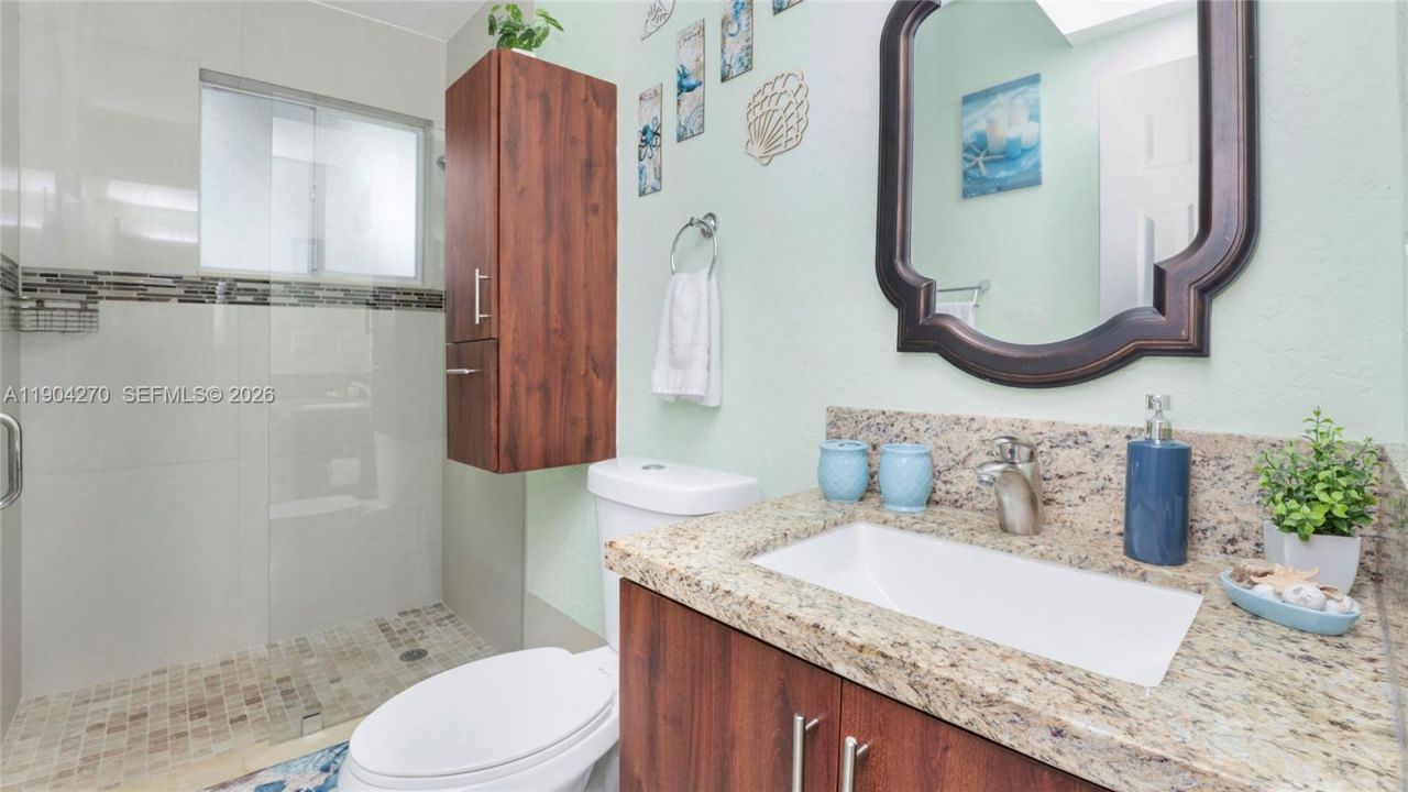 132 E Gardenia St, Tavernier, FL 33070 Photo