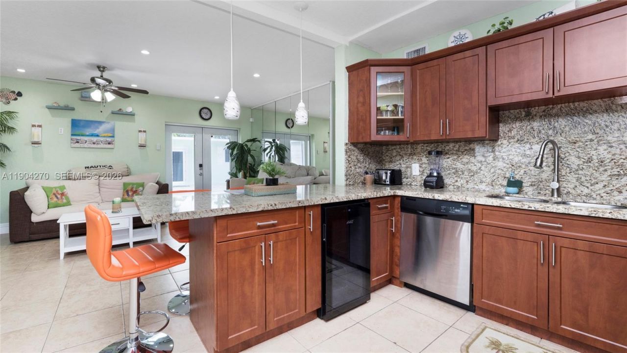 132 E Gardenia St, Tavernier, FL 33070 Photo