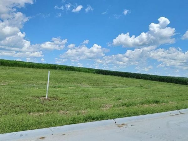 4 Lot Parkview Ln, Tipton, IA 52772