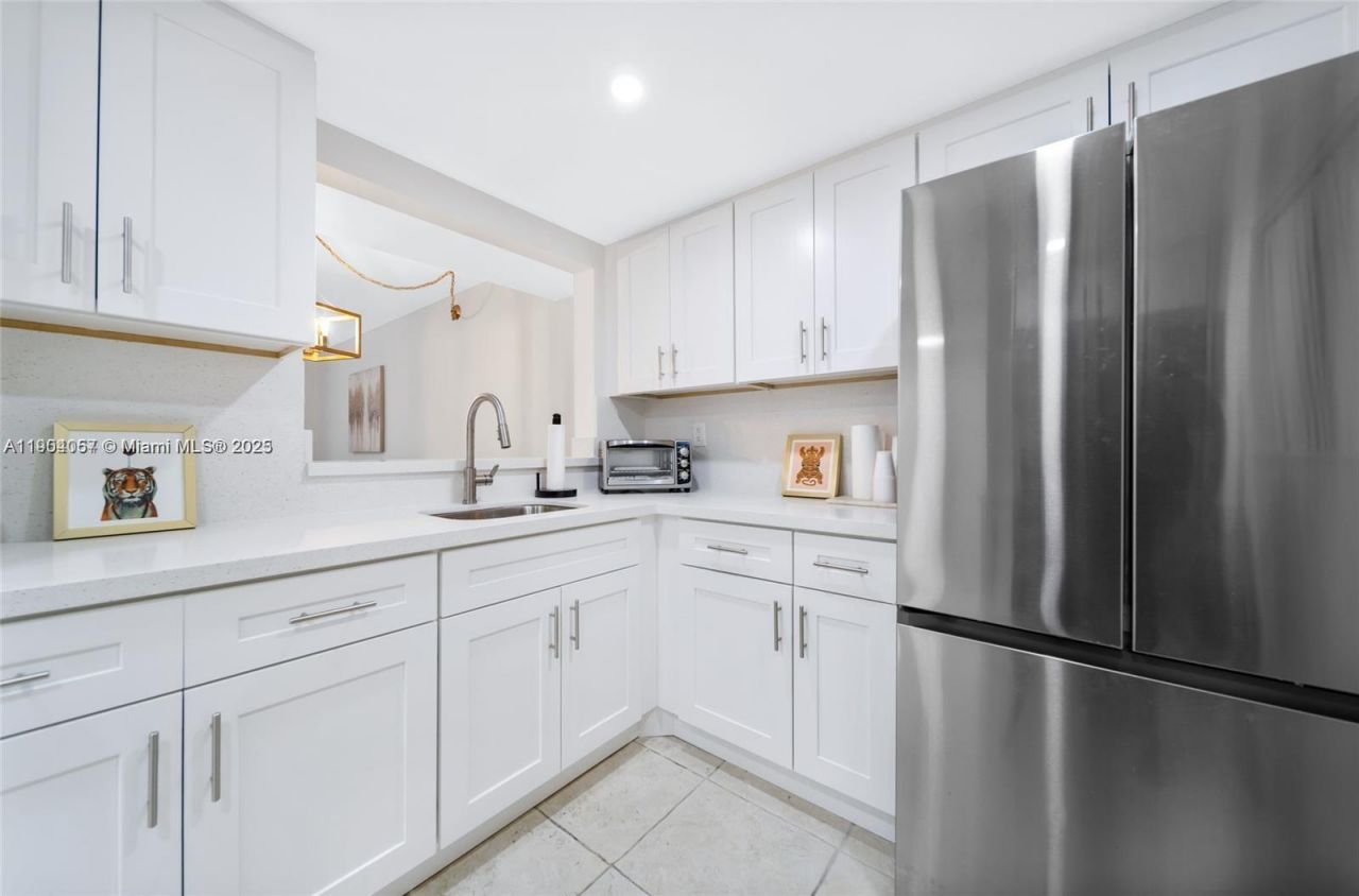 8005 SW 107th Ave, Unit 122, Miami, FL 33173 Photo