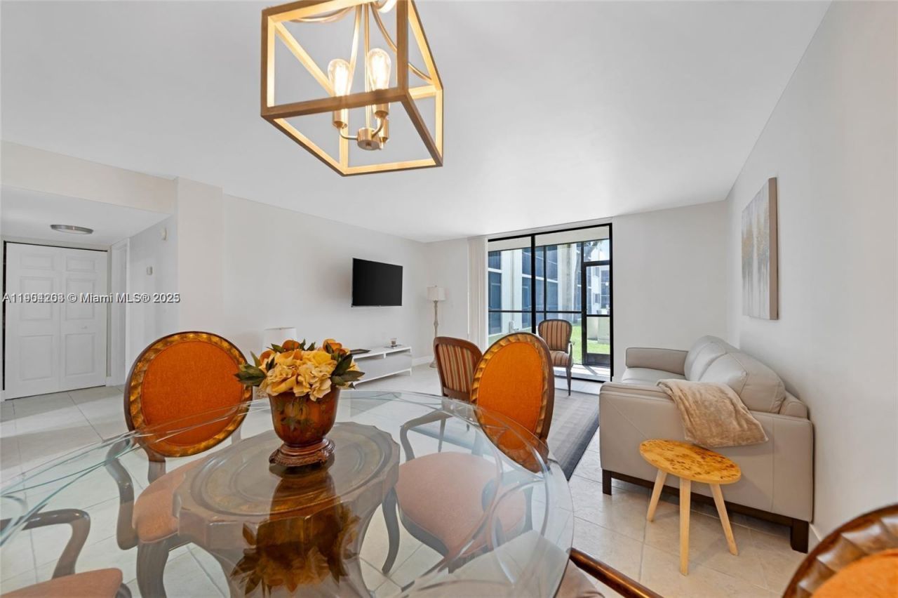 8005 SW 107th Ave, Unit 122, Miami, FL 33173 Photo