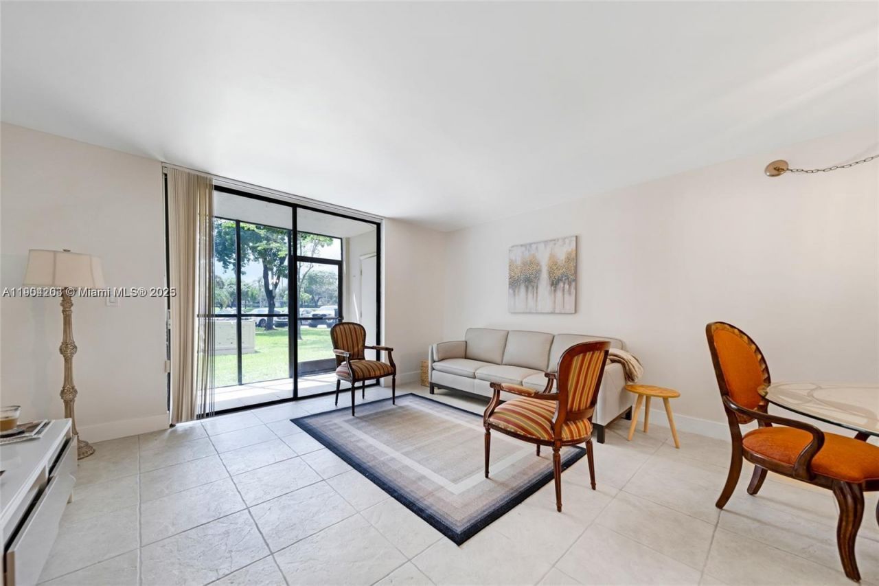 8005 SW 107th Ave, Unit 122, Miami, FL 33173 Photo