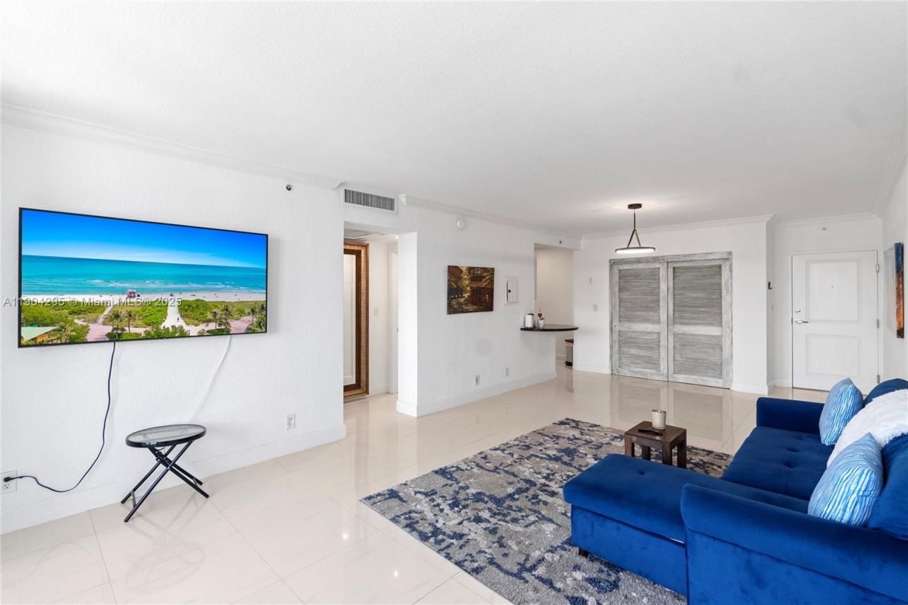 401 69th St, Unit 1204, Miami Beach, FL 33141 Photo