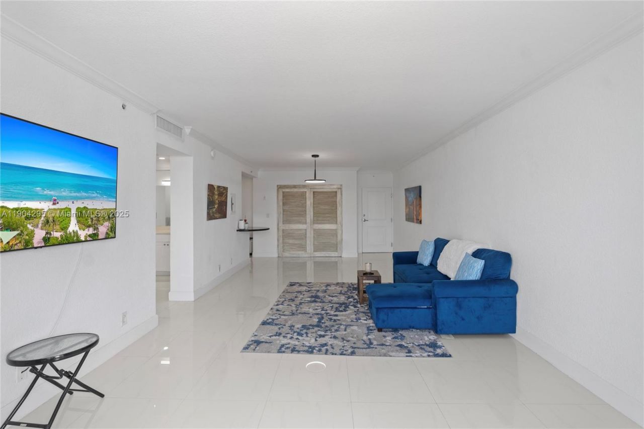 401 69th St, Unit 1204, Miami Beach, FL 33141 Photo