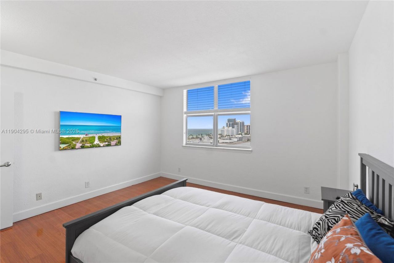 401 69th St, Unit 1204, Miami Beach, FL 33141 Photo