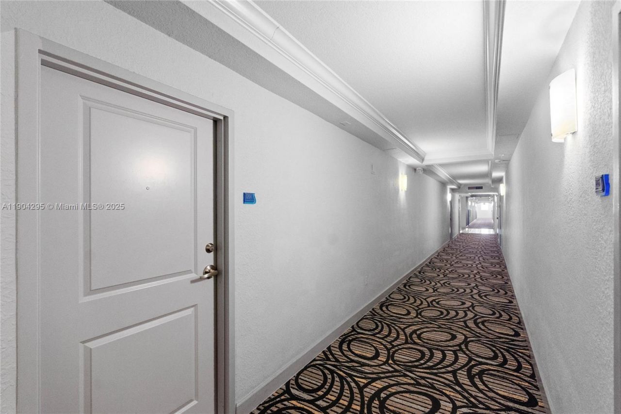 401 69th St, Unit 1204, Miami Beach, FL 33141 Photo